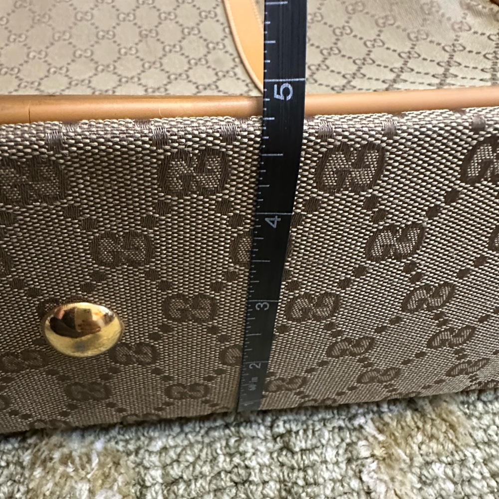Gucci Brown Monogram Travel Bag - Picture 14 of 16